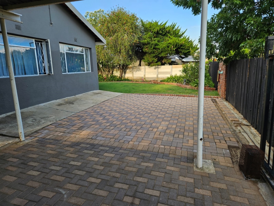 To Let 3 Bedroom Property for Rent in Riebeeckstad Free State